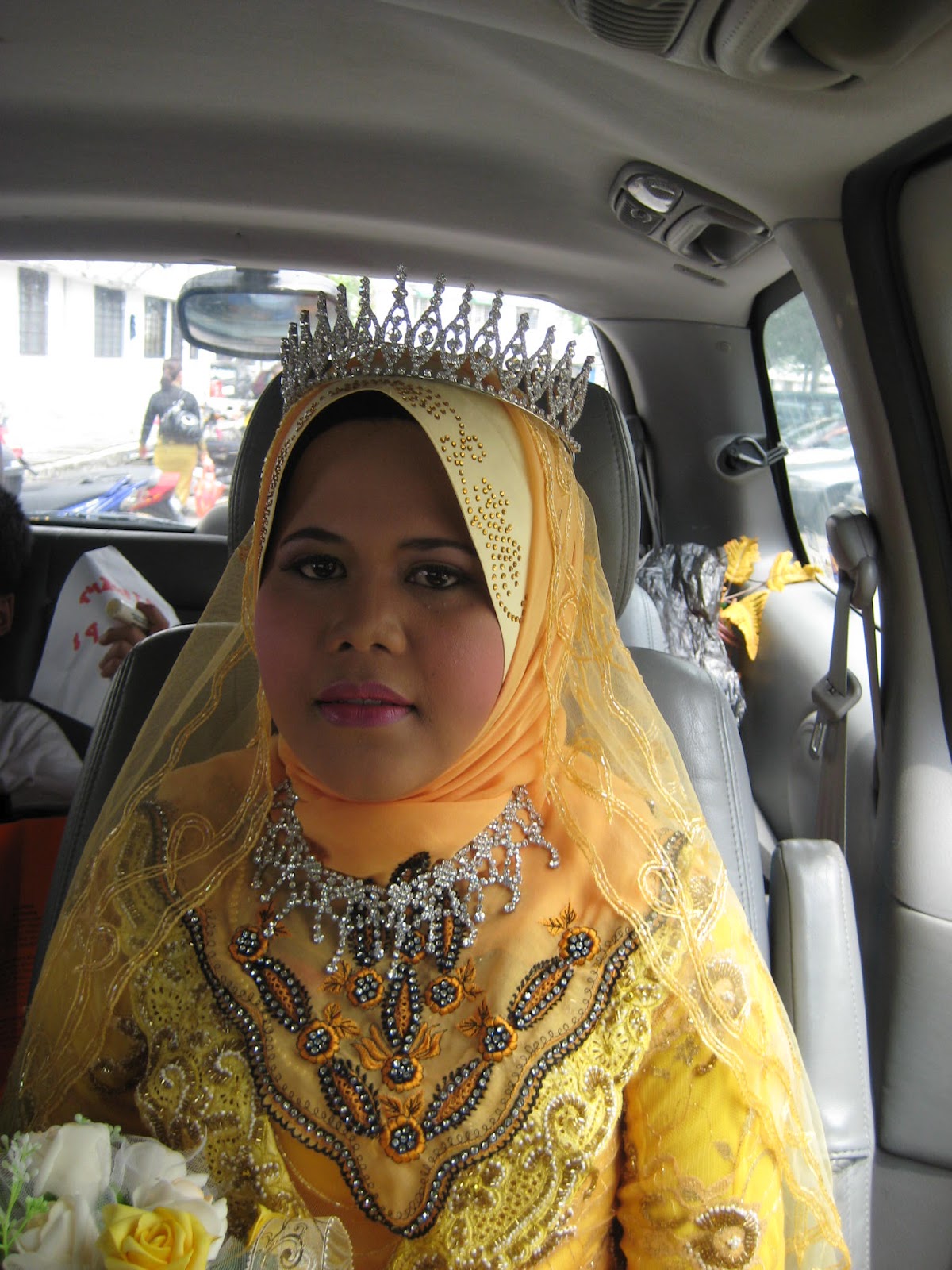  Butik Pengantin Warna Kuning 