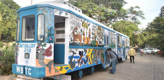 art-gallery-in-kolkata-on-tram