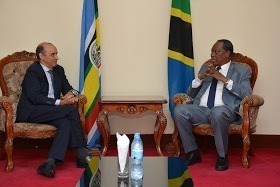 سفير الجمهورية الصحراوية يقدم أوراق اعتماده لرئيس جمهورية تنزانيا. 