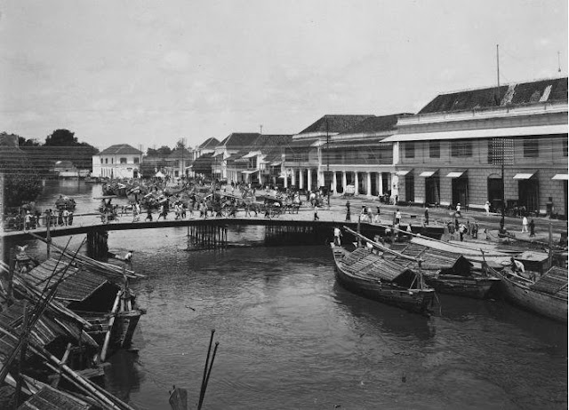 jembatan merah tempo dulu