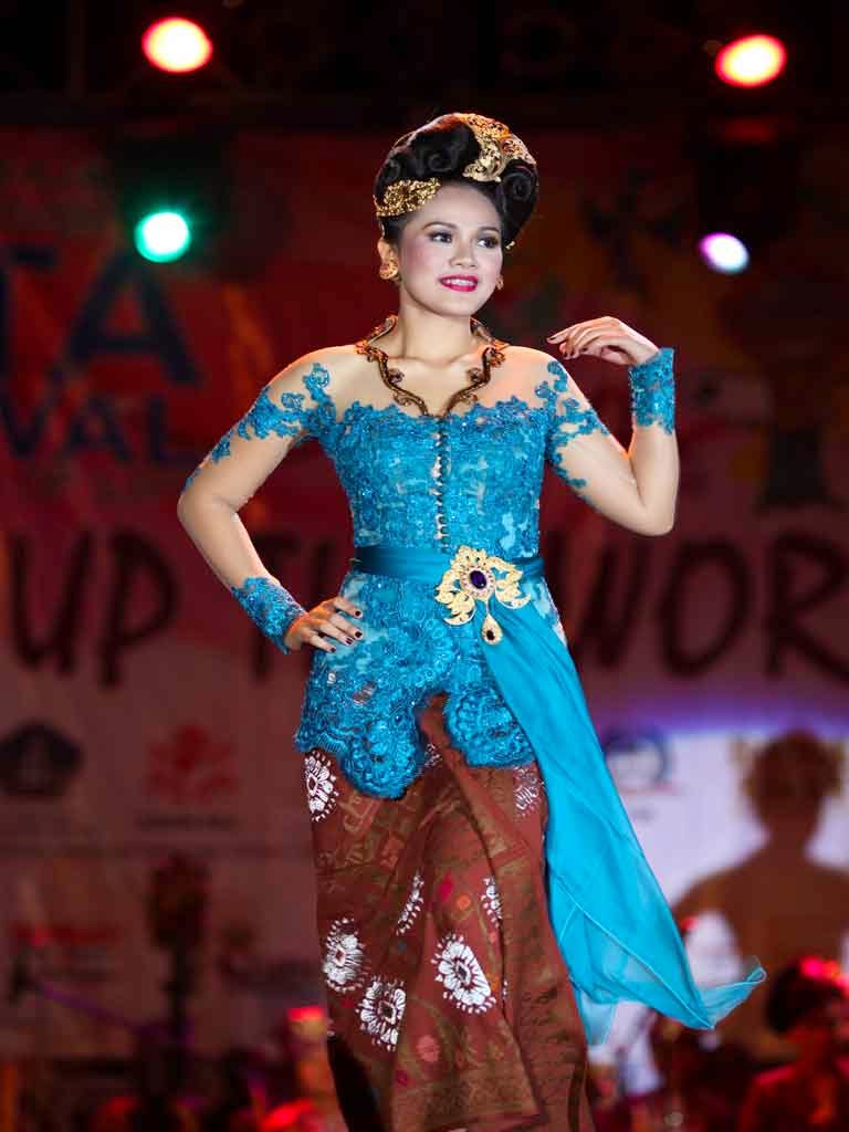  International Kebaya  Batik Modern 