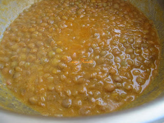 Lentils in a sauce with patties