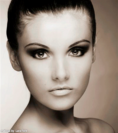 You can also use light pink light pink makeup. You can also use light pink