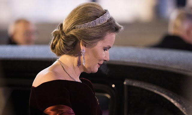 Queen Mathilde wearing new diamond necklace. Queen Mathilde is wearing the Armani gown