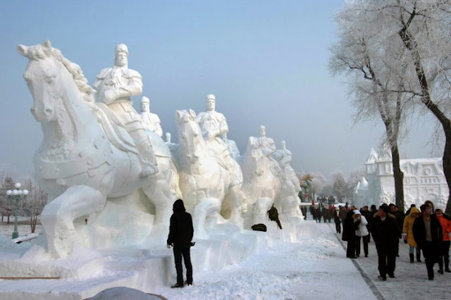 ice and snow sculptures