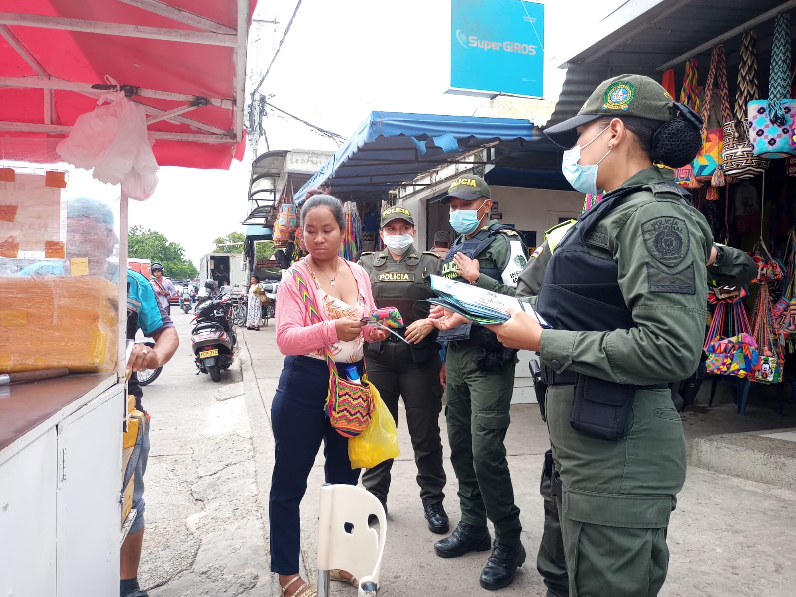 https://www.notasrosas.com/Gaula del Departamento de Policía Guajira, realiza Campaña de Prevención contra la Extorsión