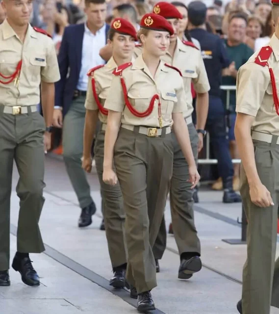 Crown Princess Leonor visited the Pilar Cathedral as a cadet of the General Military Academy of Zaragoza