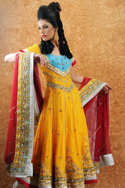 Mehndi Dresses for Girls