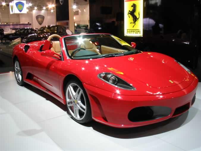 The new model exudes all of the breathtaking elegance typical of a Ferrari