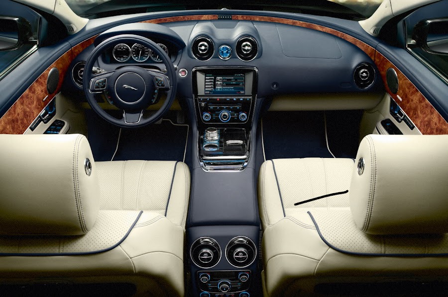 2011 JAGUAR XJ SEAT AND DASHBOARD DESIGN