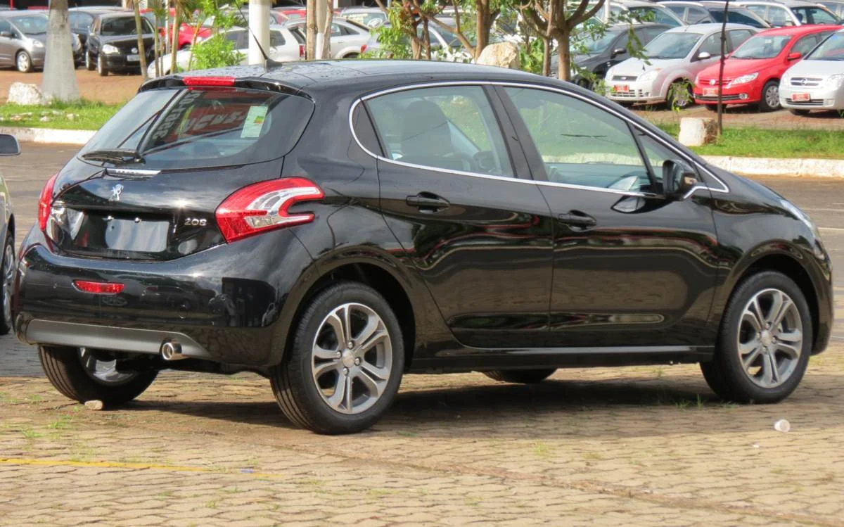 Peugeot 208 2015 