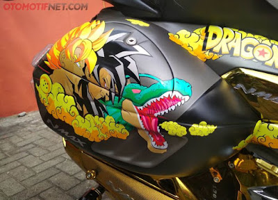 Foto Yamaha NMAX Turing Dihiasi Stiker 3D Dragon Ball Z