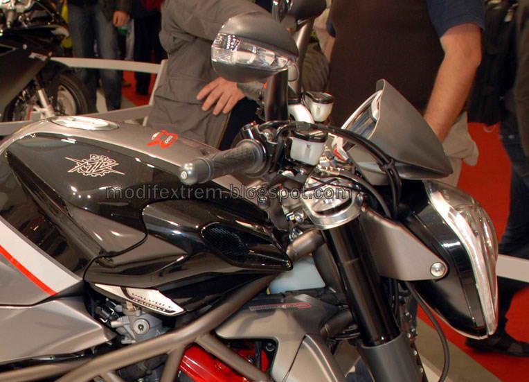 ( 2010 ) MV AGUSTA BRUTALE 1090RR