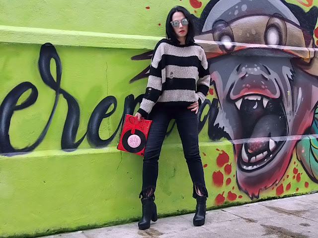 fashion, moda, look, outfit, blog, blogger, walking, penny, lane, streetstyle, style, estilo, trendy, rock, boho, chic, cool, casual, ropa, cloth, garment, inspiration, fashionblogger, art, photo, photograph, Avilés, asturias, zara, jeans, graffiti