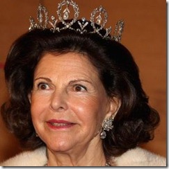 Attending a Gala - Silvia - Tiara
