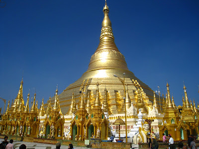 Exclusive journey to the Golden Pagoda (Shwedagon Pagoda) in Myanmar