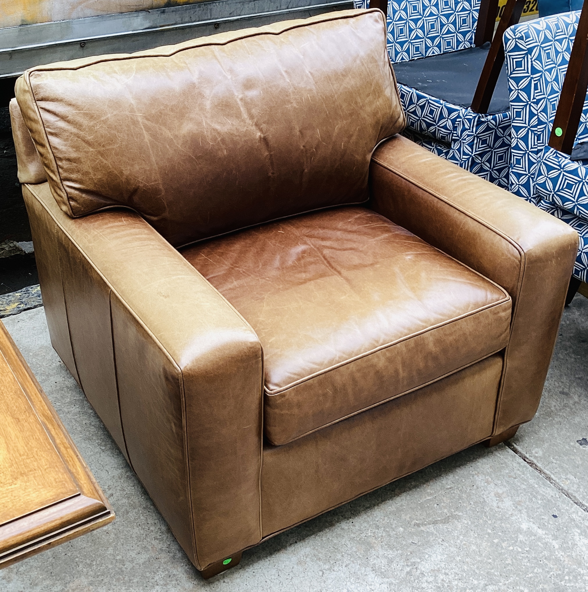 Collectibles: Brown SOLD Furniture Williams Club & & by Uhuru Mitchell - $195 Chair DAX8813 Leather Gold Bob