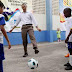 Obama Main Bola di Rio De Janeiro