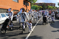 bajada de disfraces de las fiestas de Lutxana