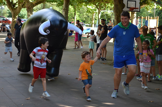 encierro infantil en El Regato