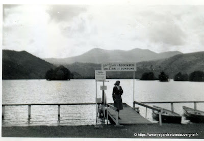 Photo de famille NB panneaux de villes : Le Lac Chambon