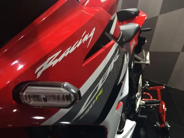 Spesifikasi dan Harga Resmi All New Honda CBR150R