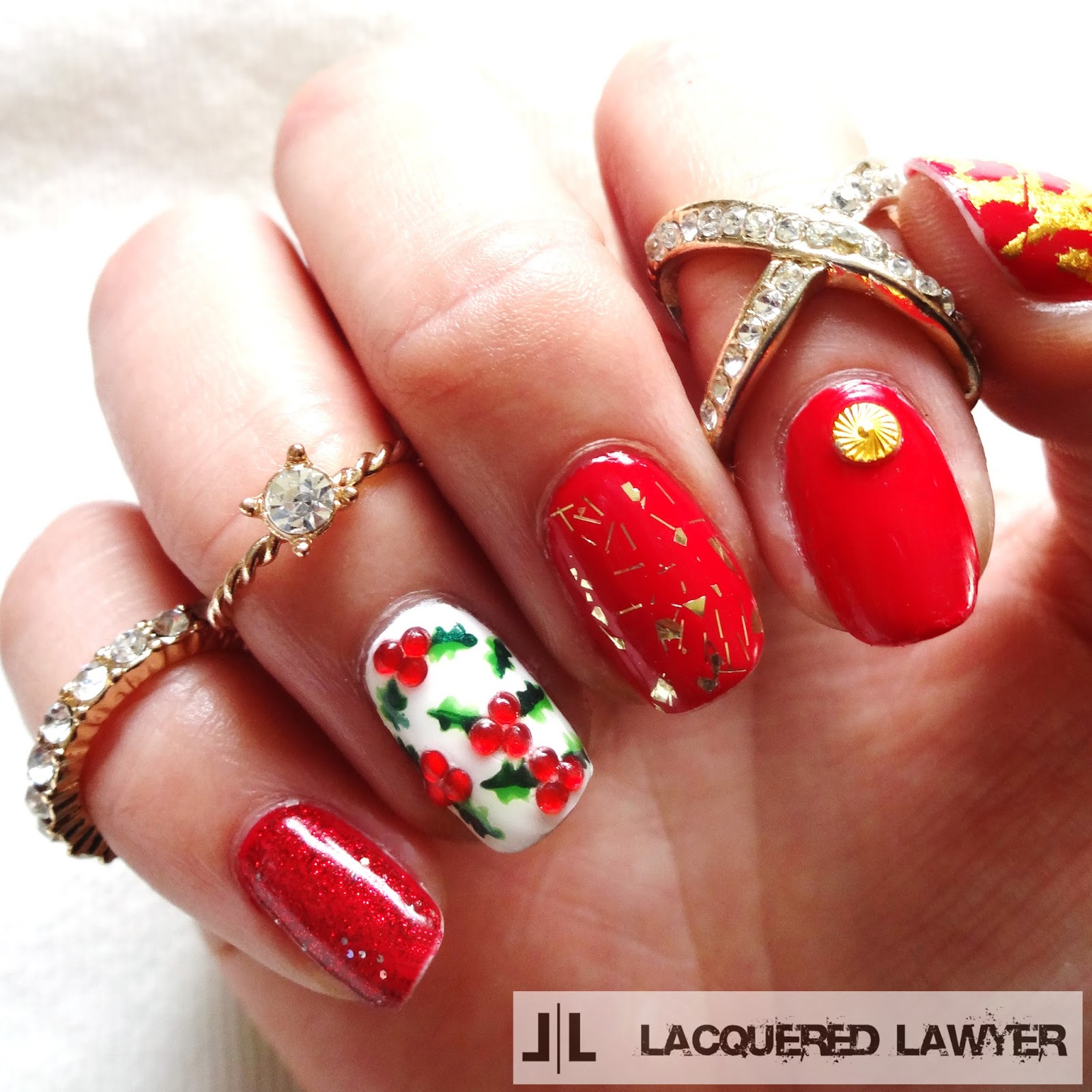 Holly Christmas Nails