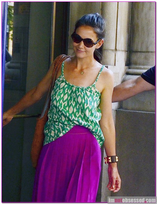 Katie Holmes Is Fashionable In NYC » Gossip