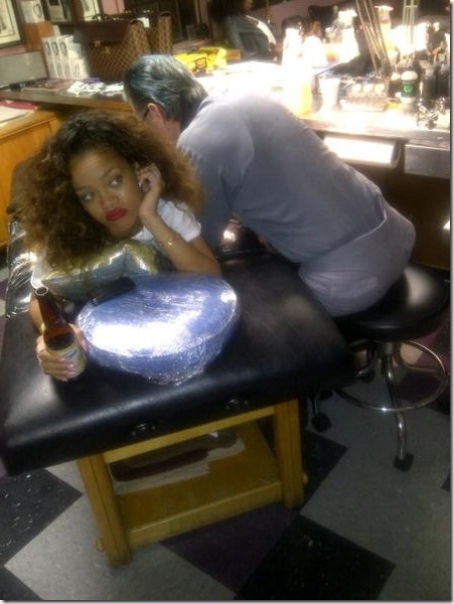 sexy-rihanna-twitpics-29