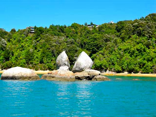 Split Rock Abel Tasman National Park New Zealand