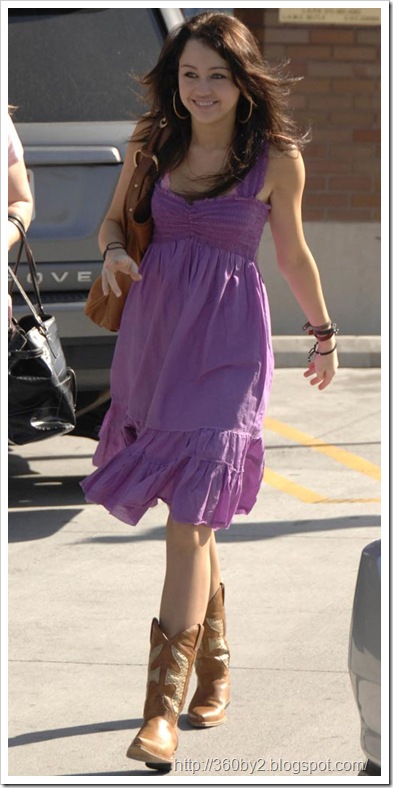 _Miley Cyrus Cute Pictures_miley-cyrus-in-boots