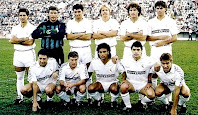 REAL MADRID C. F. - Madrid, España - Temporada 1989-90 - Chendo, Buyo, Michel, Schuster, Ruggeri, Fernando Hierro; Gordillo, Butragueño, Hugo Sánchez, Sanchís y Martín Vázquez - R. C. D. MALLORCA 0, REAL MADRID 0 – 24/09/1989 – Liga de 1ª División, jornada 4 – Palma de Mallorca, estadio Luis Sitjar – El MADRID acabaría ganando la Liga, con Toshack de entrenador