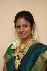 Homely Tamil Nadu girl celebrating her birthday and wearing gold necklace gifted by her friend