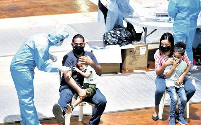 Sociedad de Infectología recomienda volver al teletrabajo y posponer el regreso a las aulas