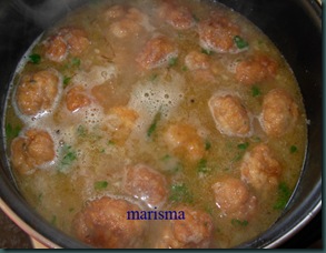 albóndigas de pollo cociendo (9)