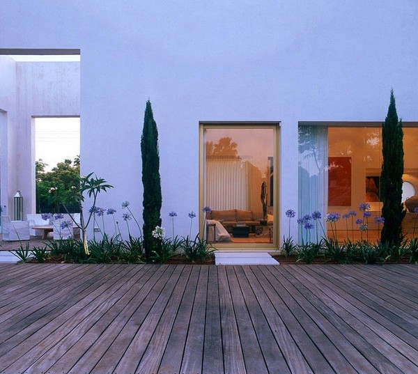 Stunning Modern Warm Home Design Idea