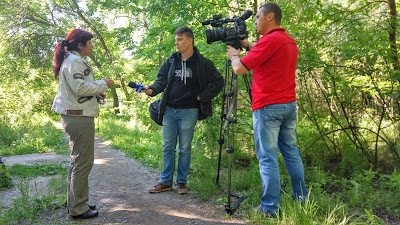 Ирина Зоря комментирует ситуацию журналистам. Фото Родион Красновид