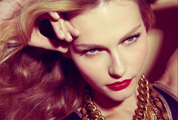 Female Models in Classic fashion and Glamor photography Female Models in Classic fashion and Glamor photography