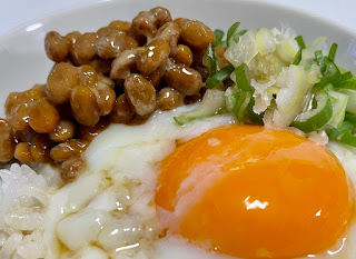 納豆卵かけご飯のカロリーと三大栄養素(タンパク質・脂質・炭水化物)｜筋トレとの関係