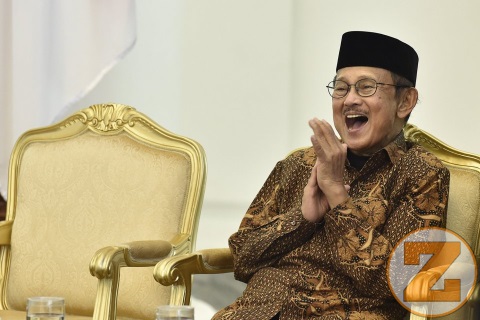 Profil BJ Habibie, Sang Ahli Pesawat Indonesia Yang Pernah Jadi Presiden