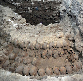 Estrutura de caveiras do Gran Tzompantli da antiga Tenochtitlán inclui de mulheres e crianças sacrificadas à Mãe Terra. Foto: National Geographic
