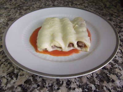 Cannelloni stuffed with minced meat and paté