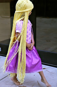 DISFRAZ NIÑA RAPUNZEL