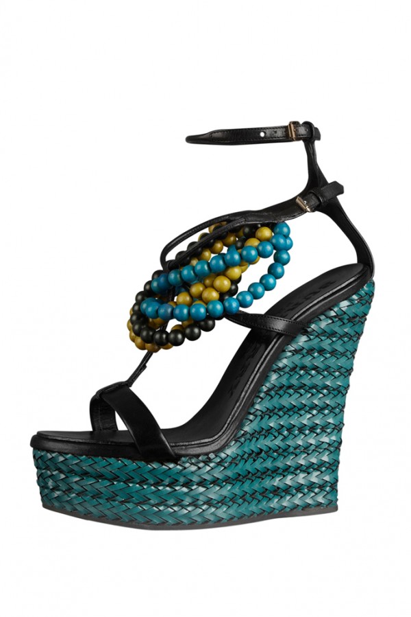 elegan pola tas rajut dari trend fashion: sepatu rotan trend wedges