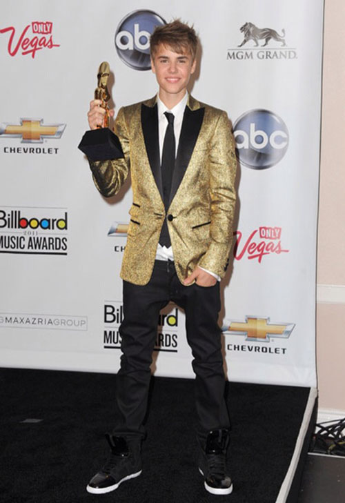 justin bieber and selena gomez billboard awards. images 2010 when Justin Bieber