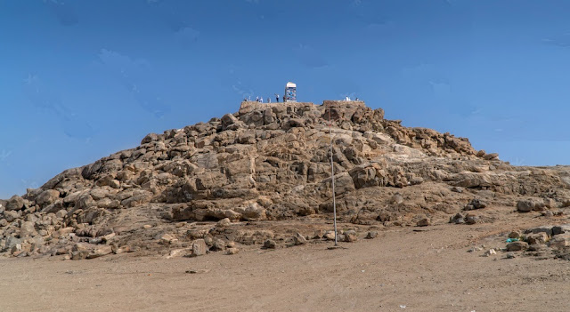 جبل عرفات بدون حجاج
