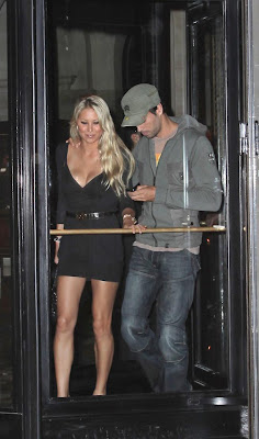 Anna Kournikova and Enrique Iglesias in Paris