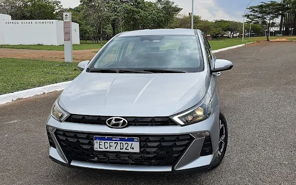 Hyundai HB20 2023 Platinum Turbo - faróis em LED