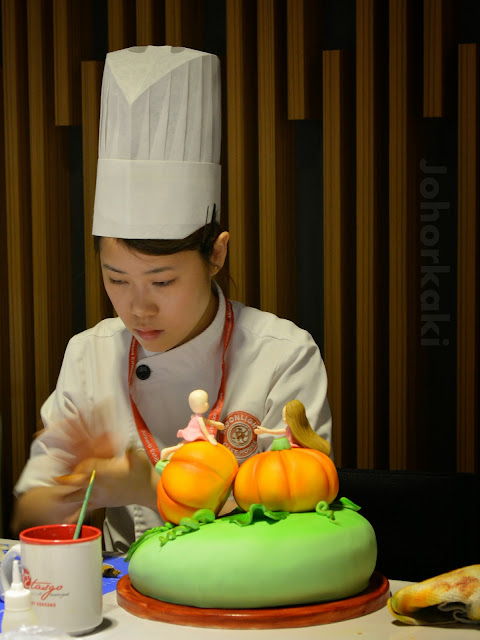 Moonlight-Cake-House-Pride-Johor-Food-Hotel-Asia-FHA-Culinary-Challenge-2014