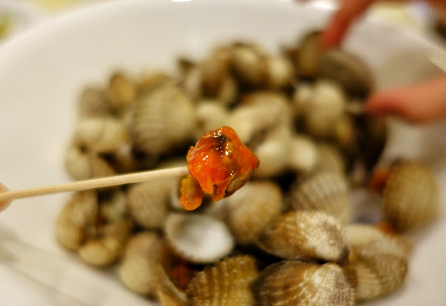 http://the-dewi.blogspot.sg/2015/11/cockles-healthy-snack-for-your-low-carb.html